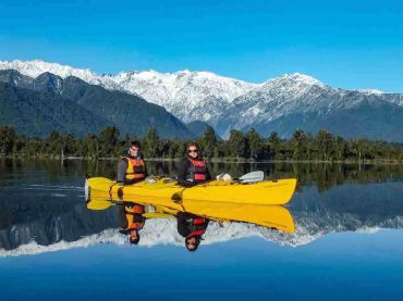 Kayaking Lake Mapourika